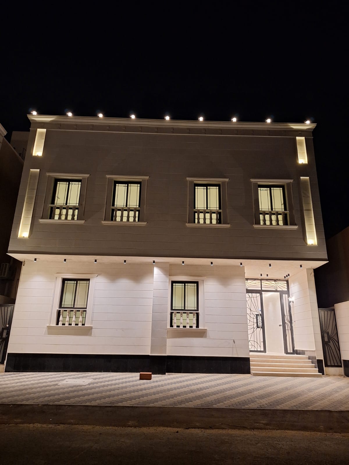 🏠 دورين شقتين – مخطط ولي العهد 3